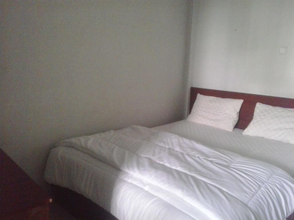 Zameena Guest House Cimahi Екстер'єр фото